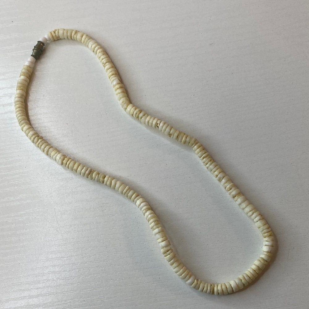 Shell necklace - Picture 4 of 4